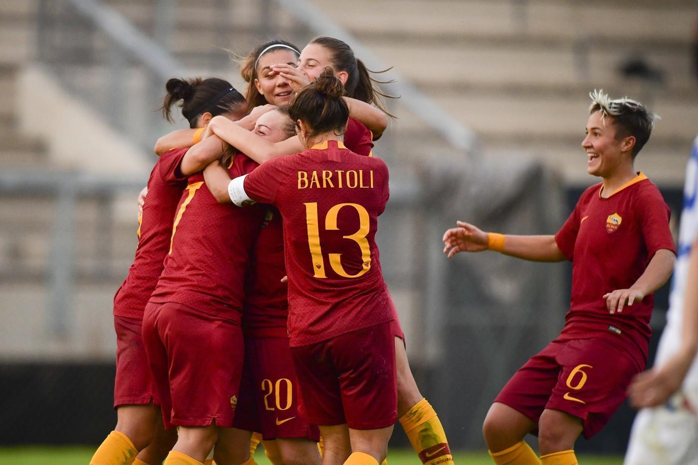 Un'esultanza della Roma femminile nel 2-2 contro il Tavagnacco, di LaPresse