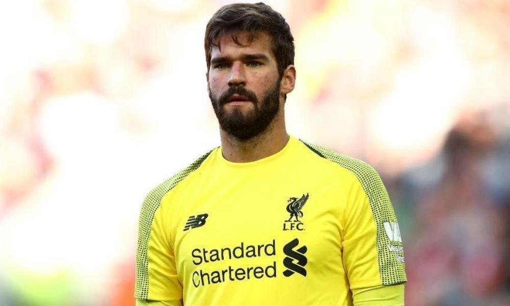 Alisson con la maglia del Liverpool