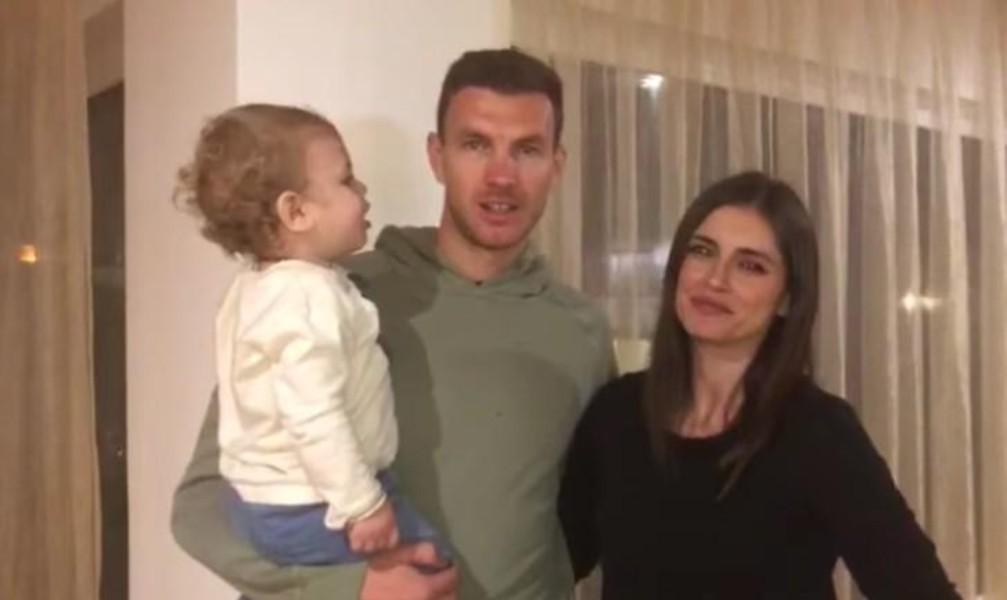 Edin Dzeko in compagnia della moglie Amra e della figlia Una