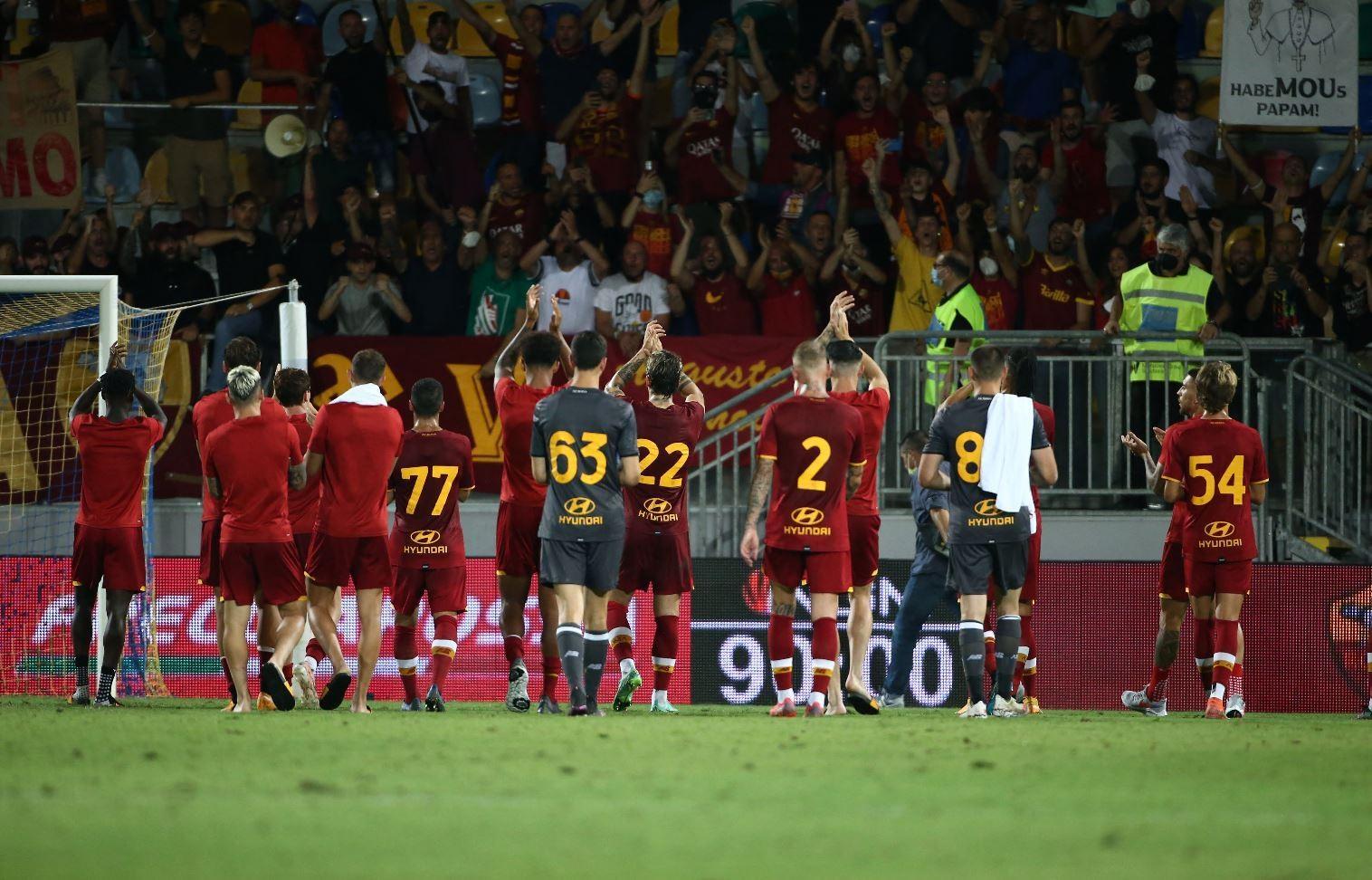 La squadra saluta i tifosi a fine partita @Mancini