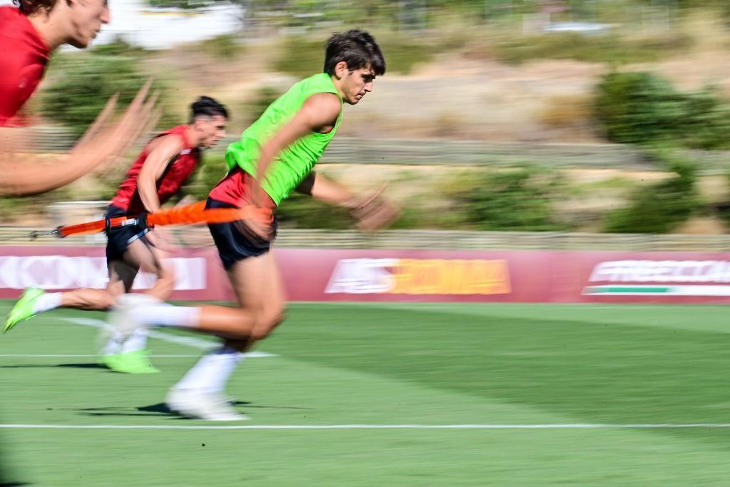 Villar in uno degli allenamenti in Portogallo (As Roma via Getty Images)