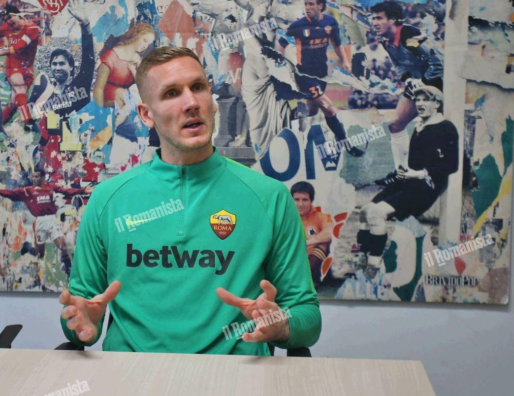 Robin Olsen durante l'intervista a Trigoria, di Mancini