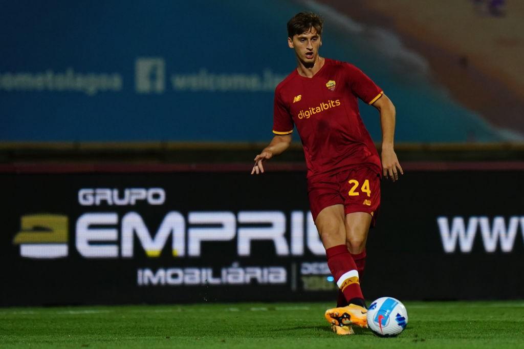 Kumbulla in campo con la Roma (As Roma via Getty Images)