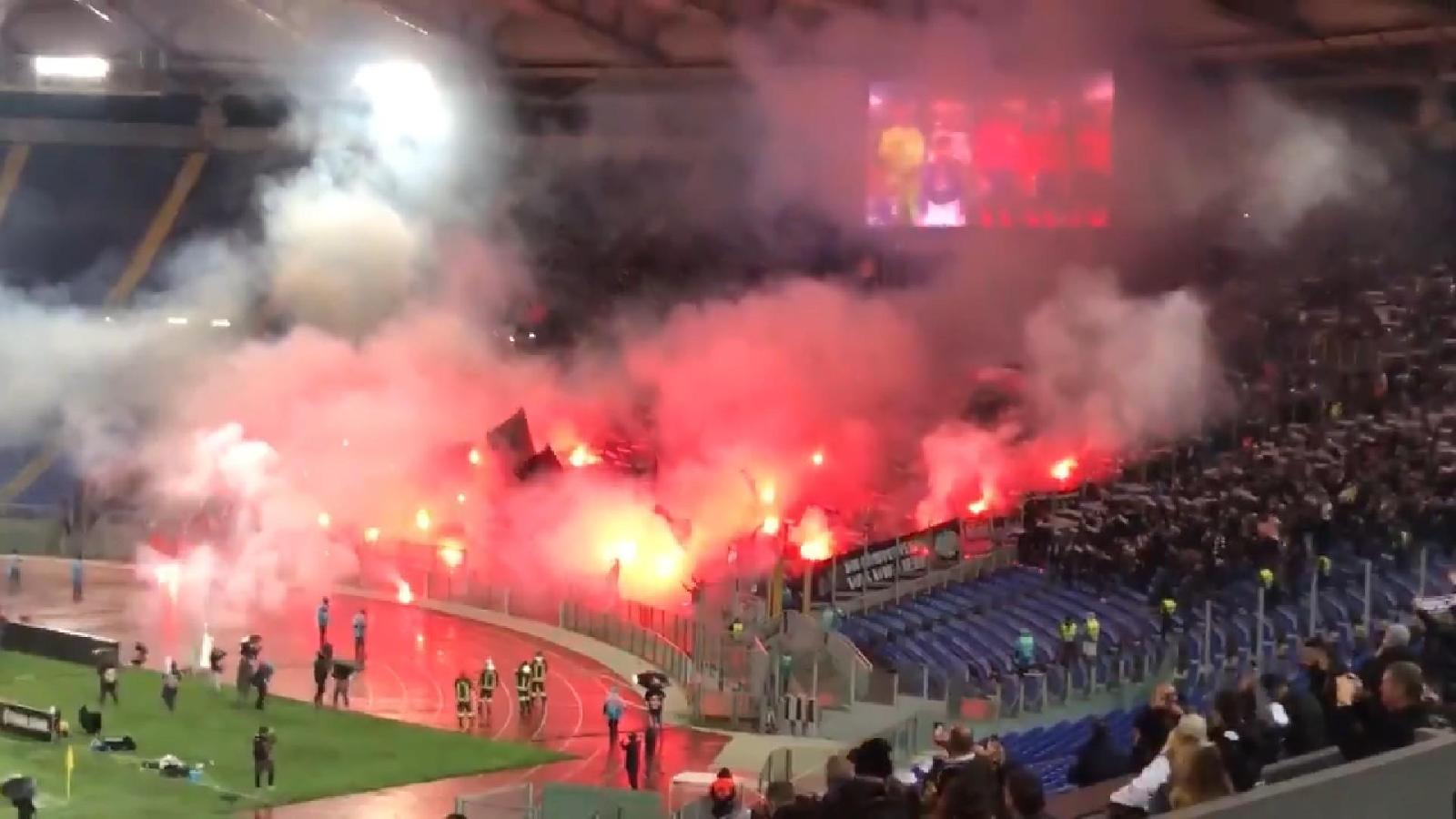 La Curva Sud dell'Olimpico occupata dai tifosi dell'Eintracht Francoforte