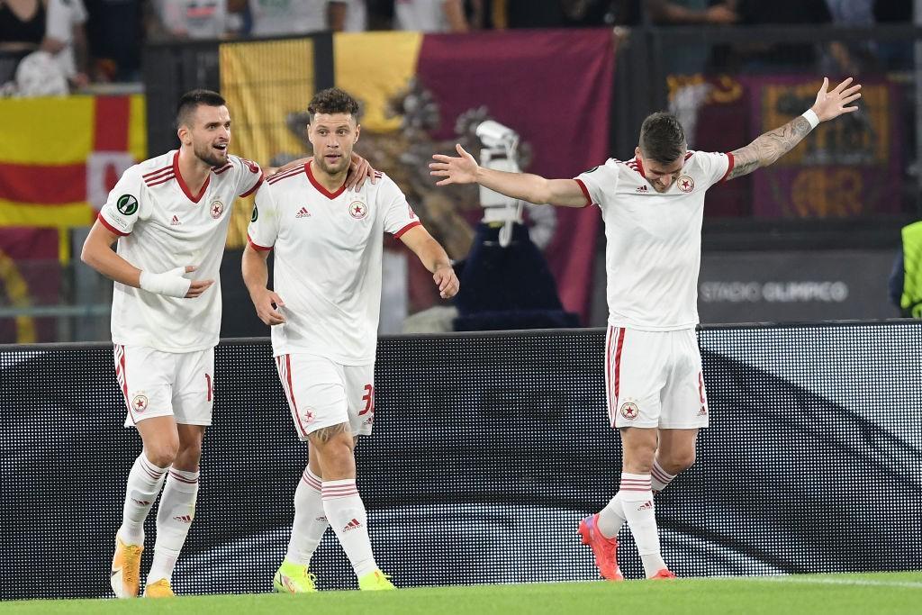 L'esultanza dei giocatori del Cska Sofia dopo il gol del temporaneo vantaggio all'Olimpico (As Roma via Getty Images)