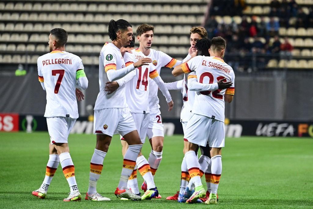 La Roma festeggia il gol del vantaggio di El Shaarawy @Mancini