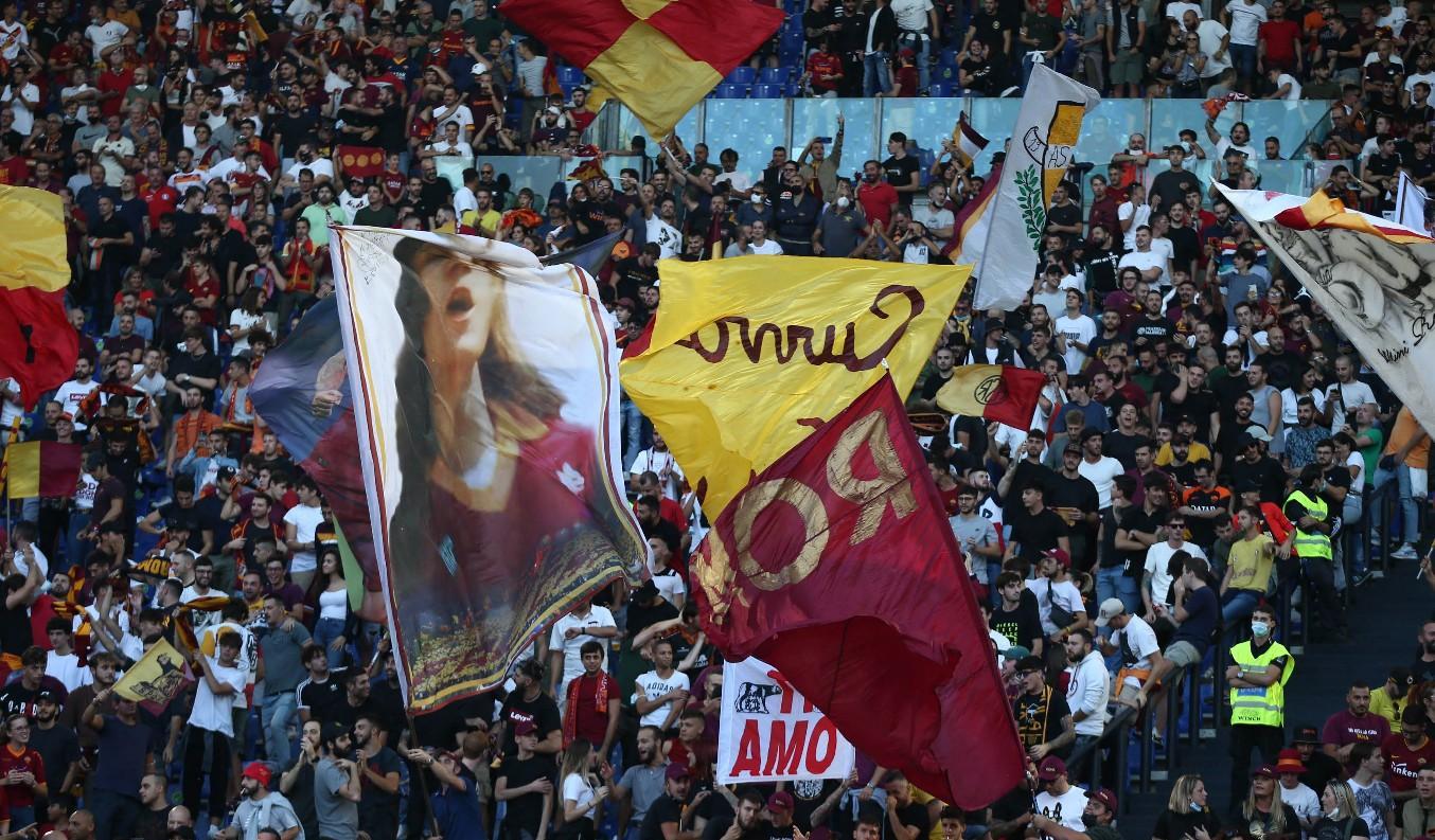 La Curva Sud durante Roma-Empoli, di Mancini