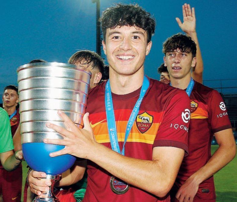 Filippo Missori dopo la vittoria del campionato Under 17, di Mancini