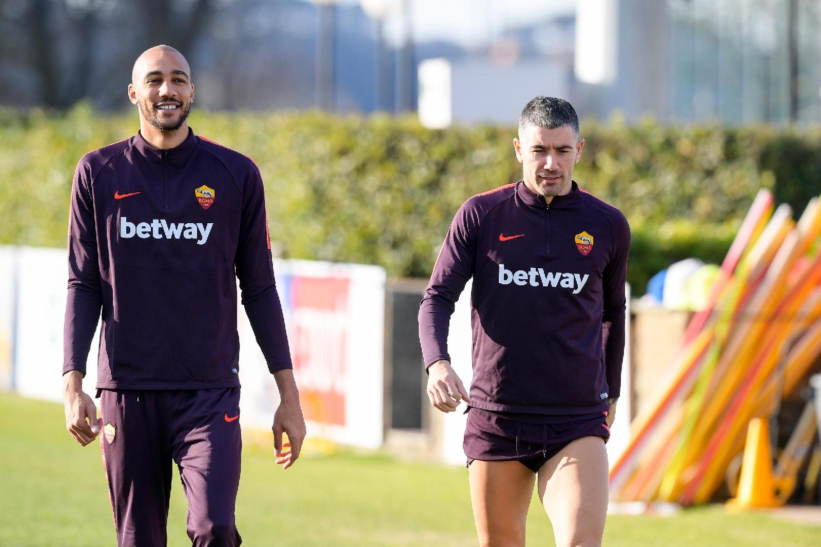 Nzonzi e Kolarov, di LaPresse