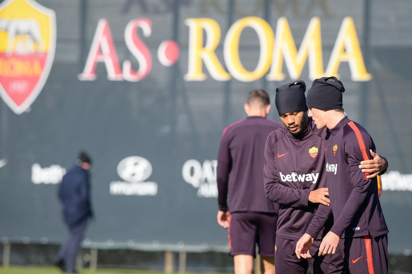 Juan Jesus con Zaniolo, di LaPresse