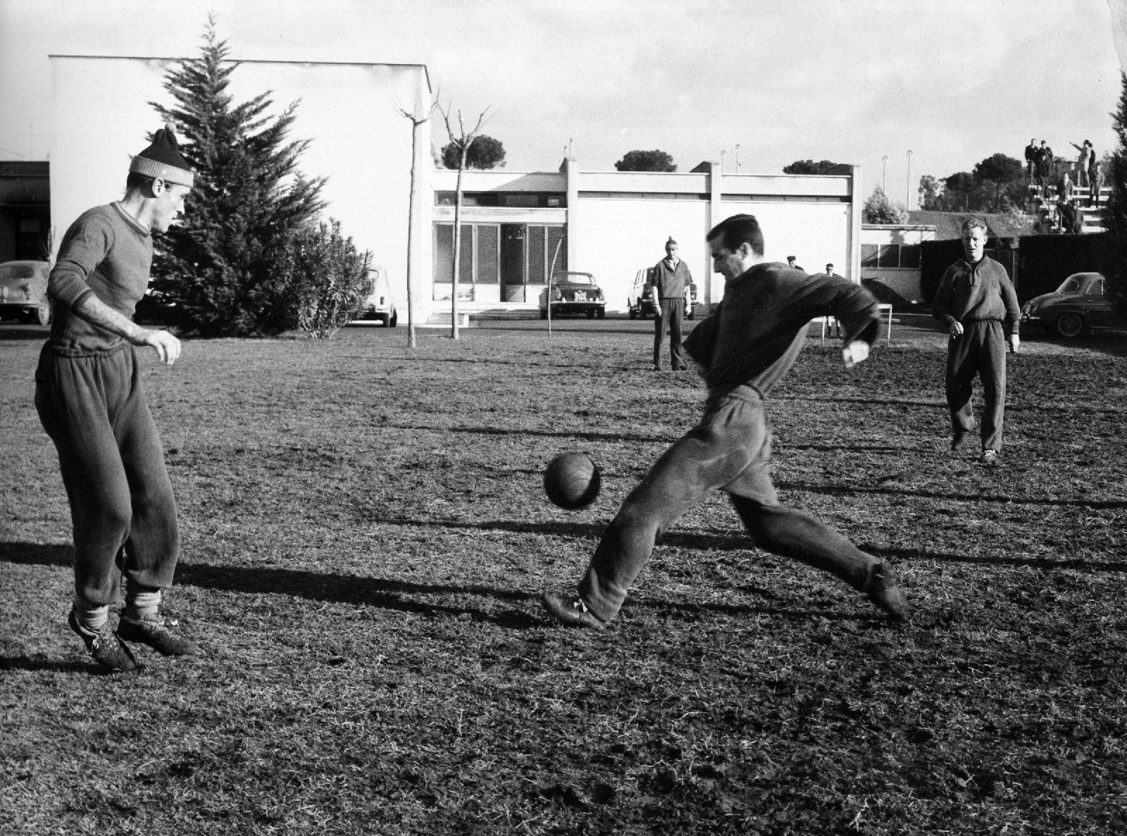 Manfredini e Angelillo in allenamento, di LaPresse