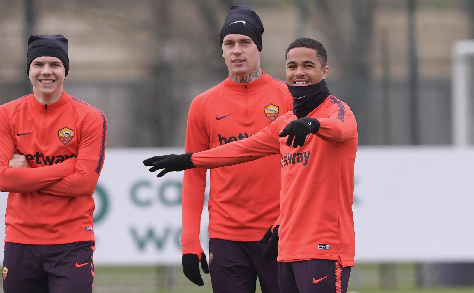 Kluivert scherza con Coric e Karsdorp, di LaPresse