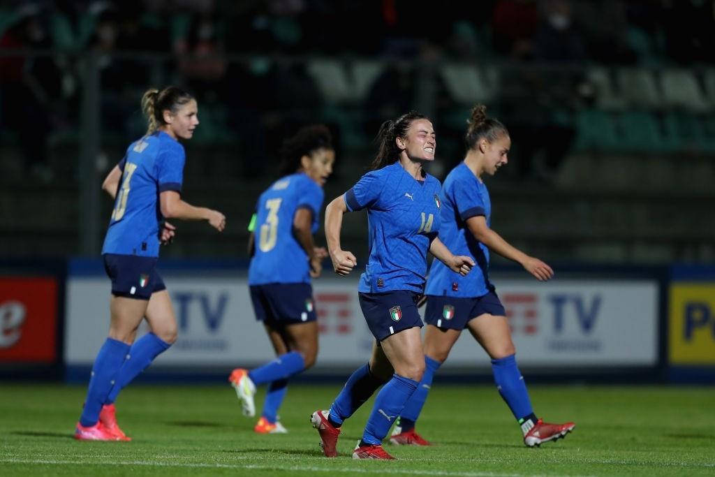 Pirone esulta con la maglia della Nazionale (Getty Images)