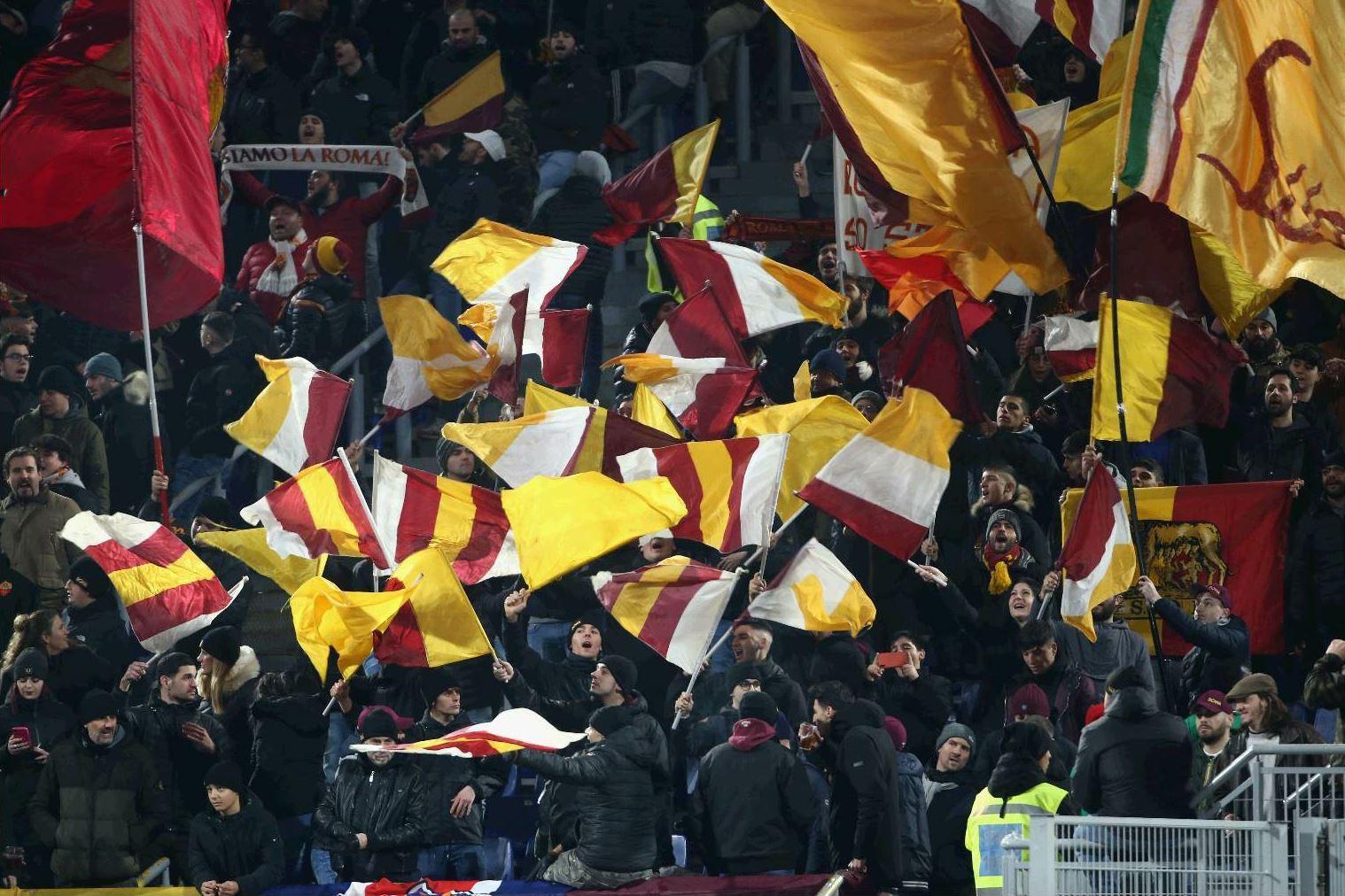 Curva Sud (As Roma via Getty Images), di Mancini