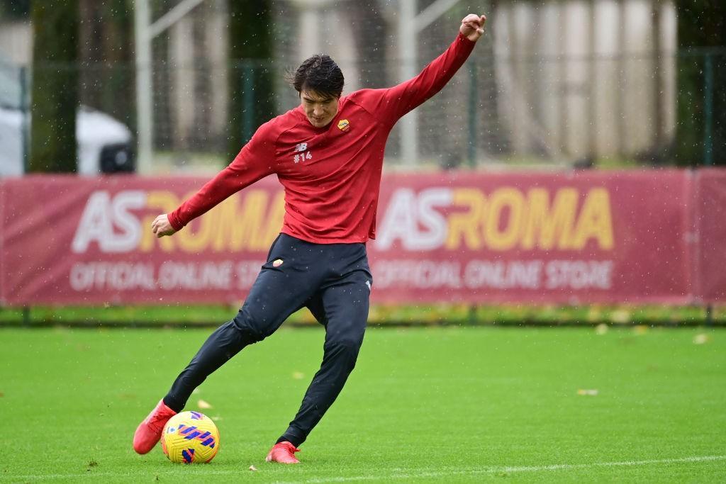 Shomurodov in allenamento a Trigoria (As Roma via Getty Images)