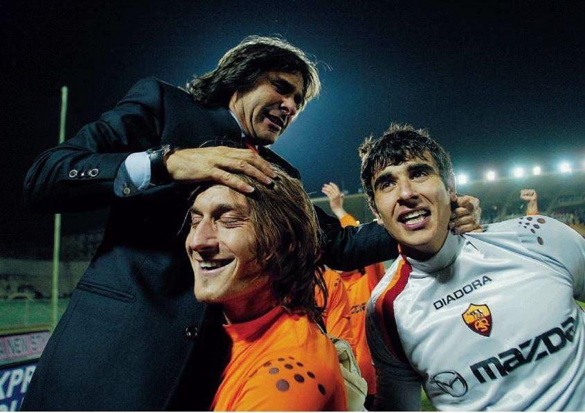 Totti e Curci festeggiano con Bruno Conti l’accesso alla finale di Coppa Italia, di LaPresse