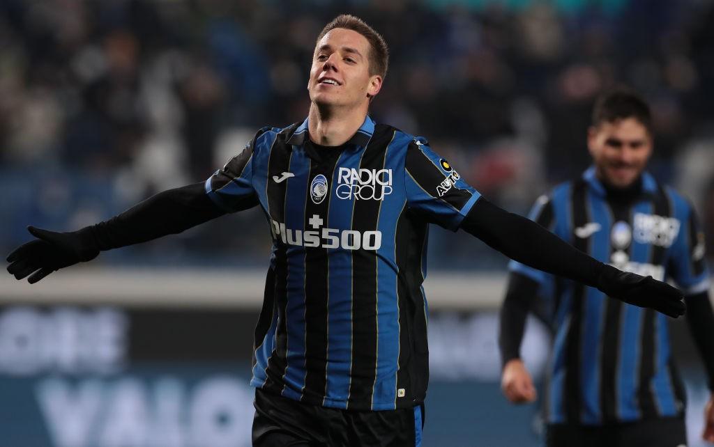 Pasalic festeggia la tripletta segnata contro il Venezia (Photo by Emilio Andreoli/Getty Images)