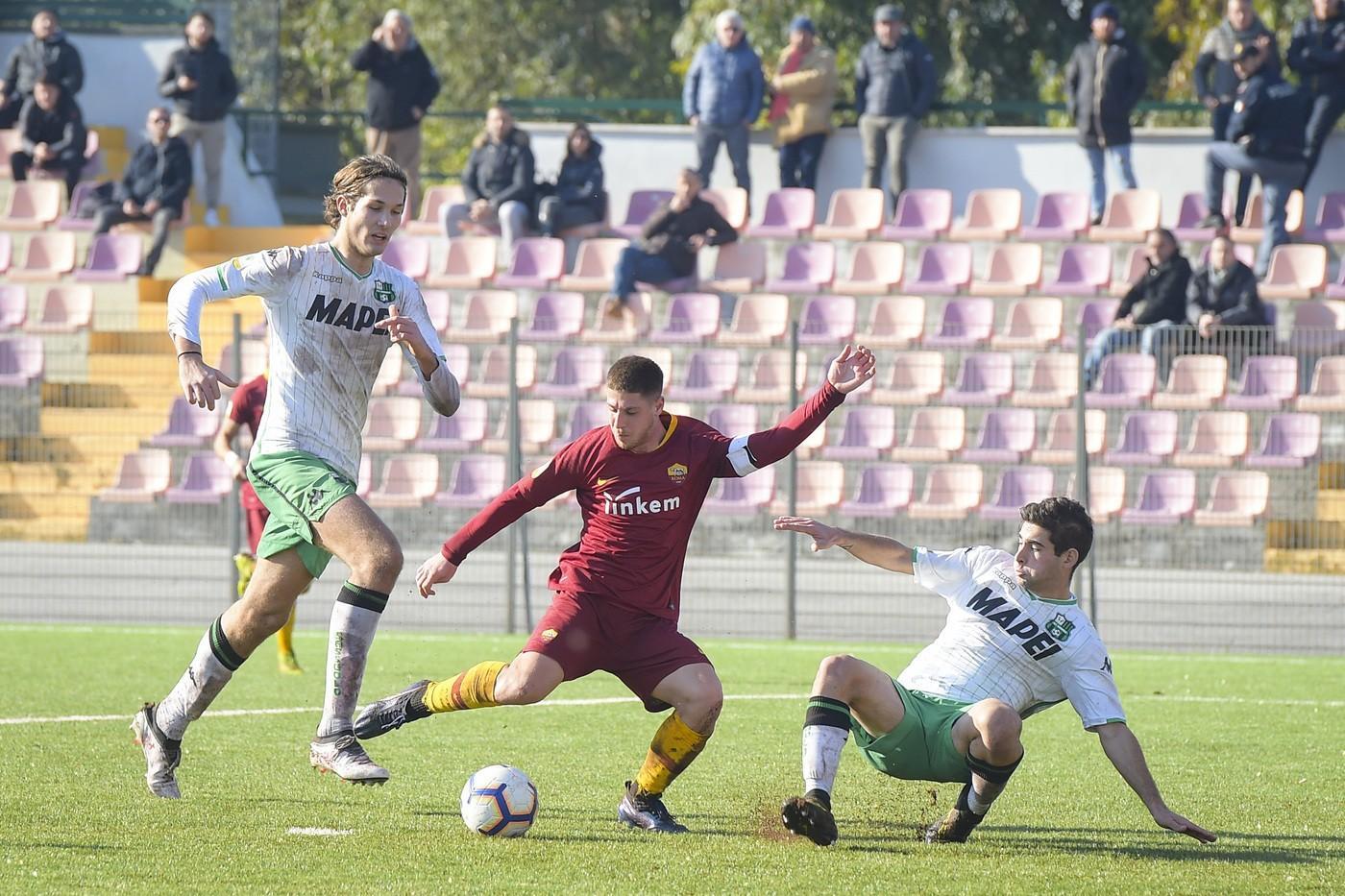 Andrea Marcucci in azione contro il Sassuolo, di LaPresse