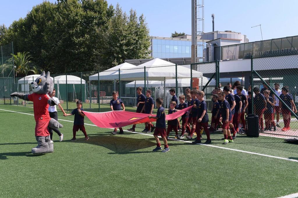 Il camp estivo di Roma Cares (AS Roma via Getty Images)