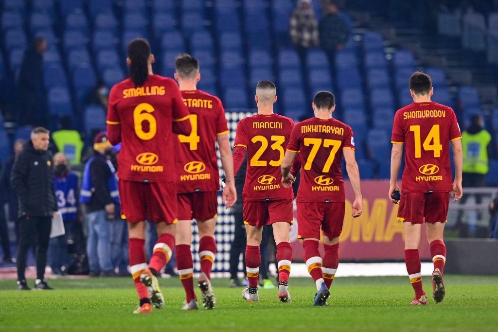 La squadra giallorossa nell'ultima gara del 2021 contro la Samp (AS Roma via Getty Images)