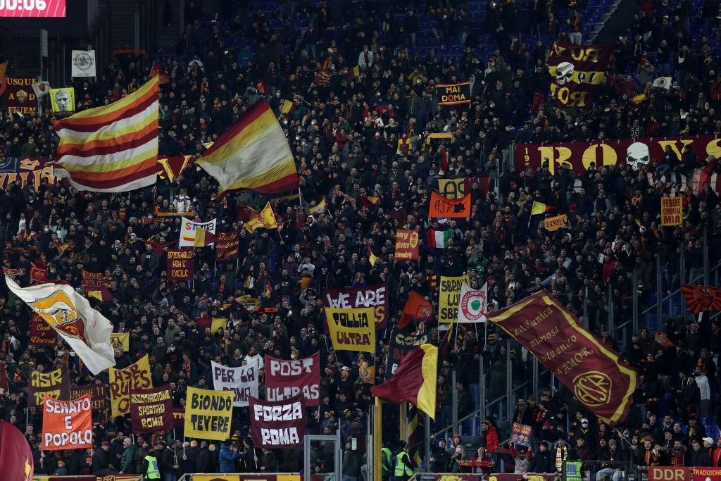 La Curva Sud durante una partita della Roma