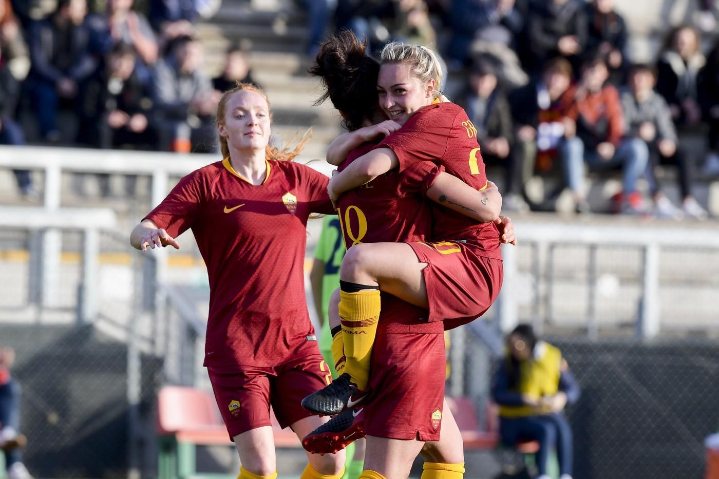 Giada Greggi esulta con Piemonte dopo il gol del definitivo 3-1, di LaPresse