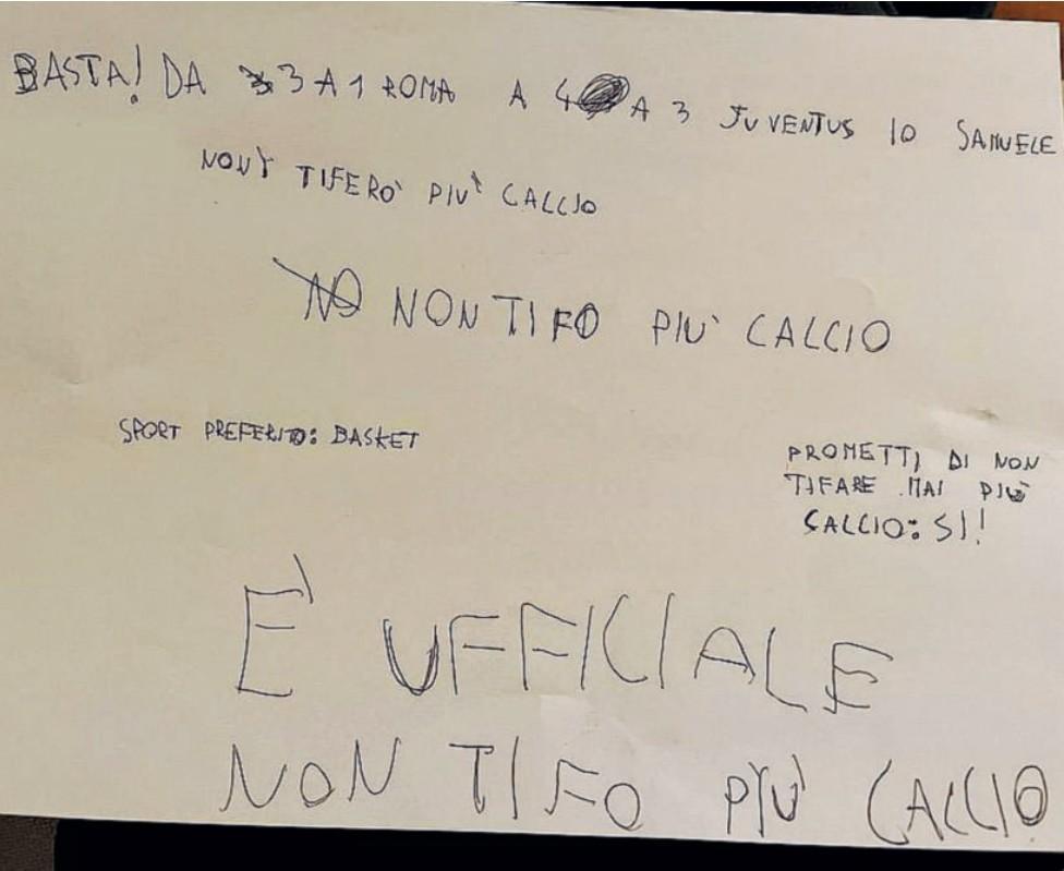 Il “messaggio” del piccolo Samuele, con tutta l’insoddisfazione per il risultato con la Juve. Il bambino il giorno dopo, però, è voluto uscire di casa con lo zaino della Roma