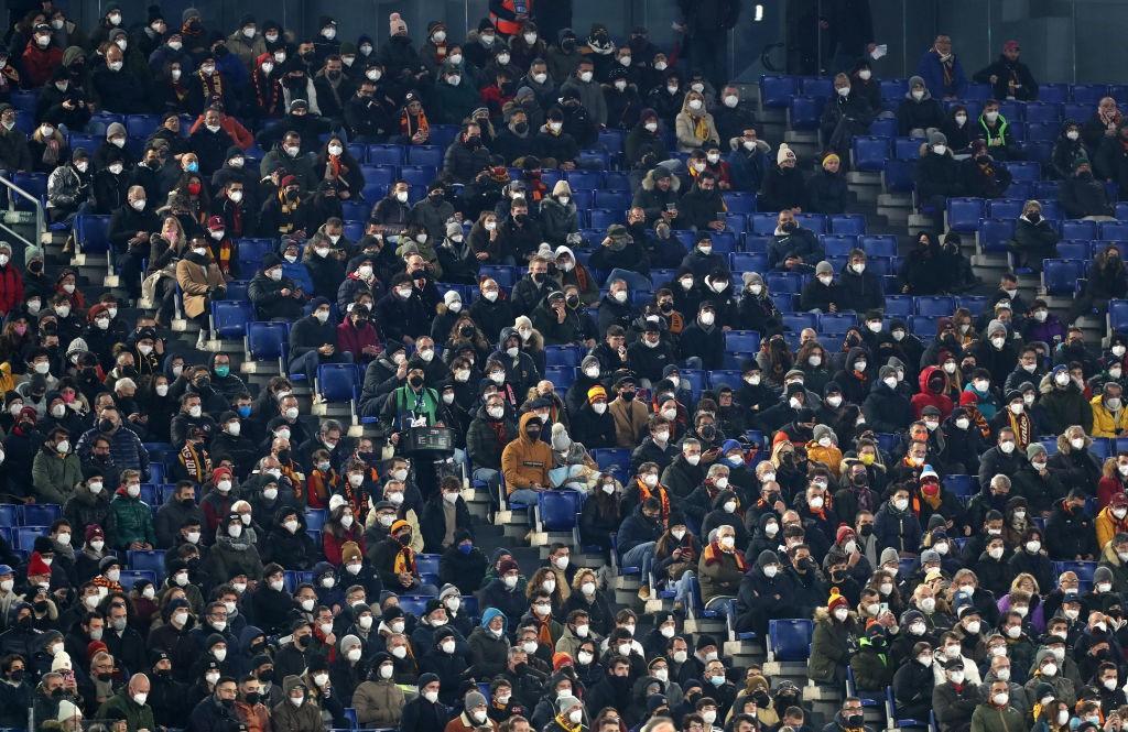 Tifosi della Roma durante la sfida contro la Juventus (Getty Images)