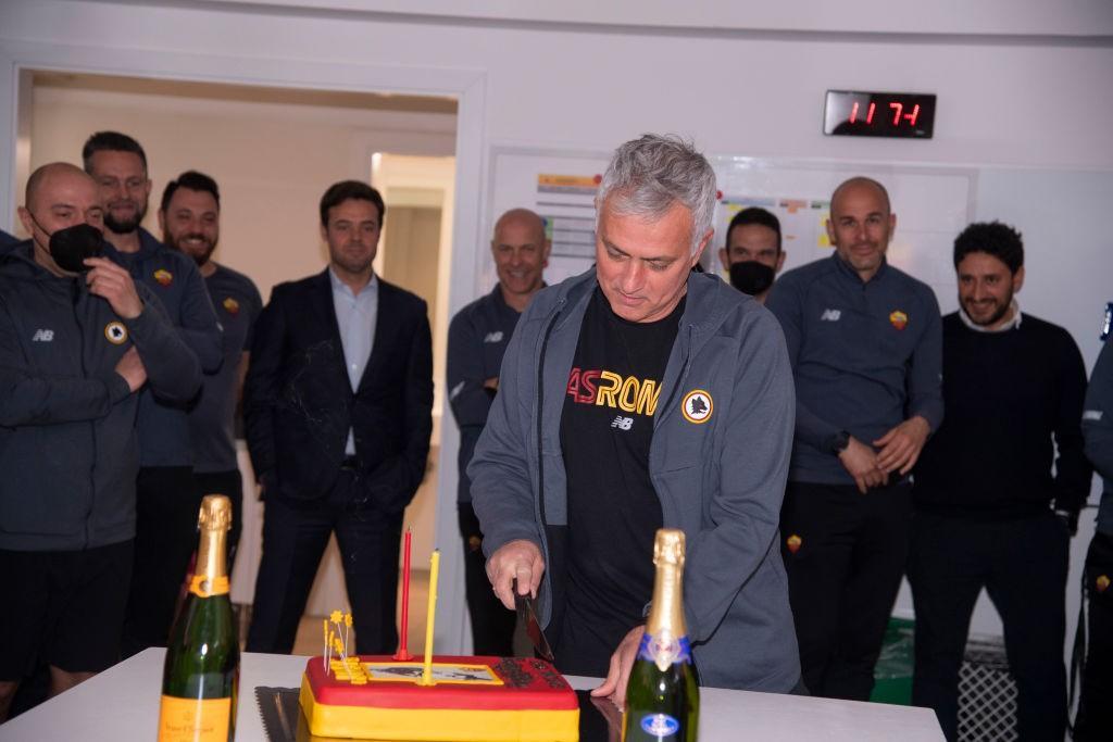 Il taglio della torta  (As Roma via Getty Images)