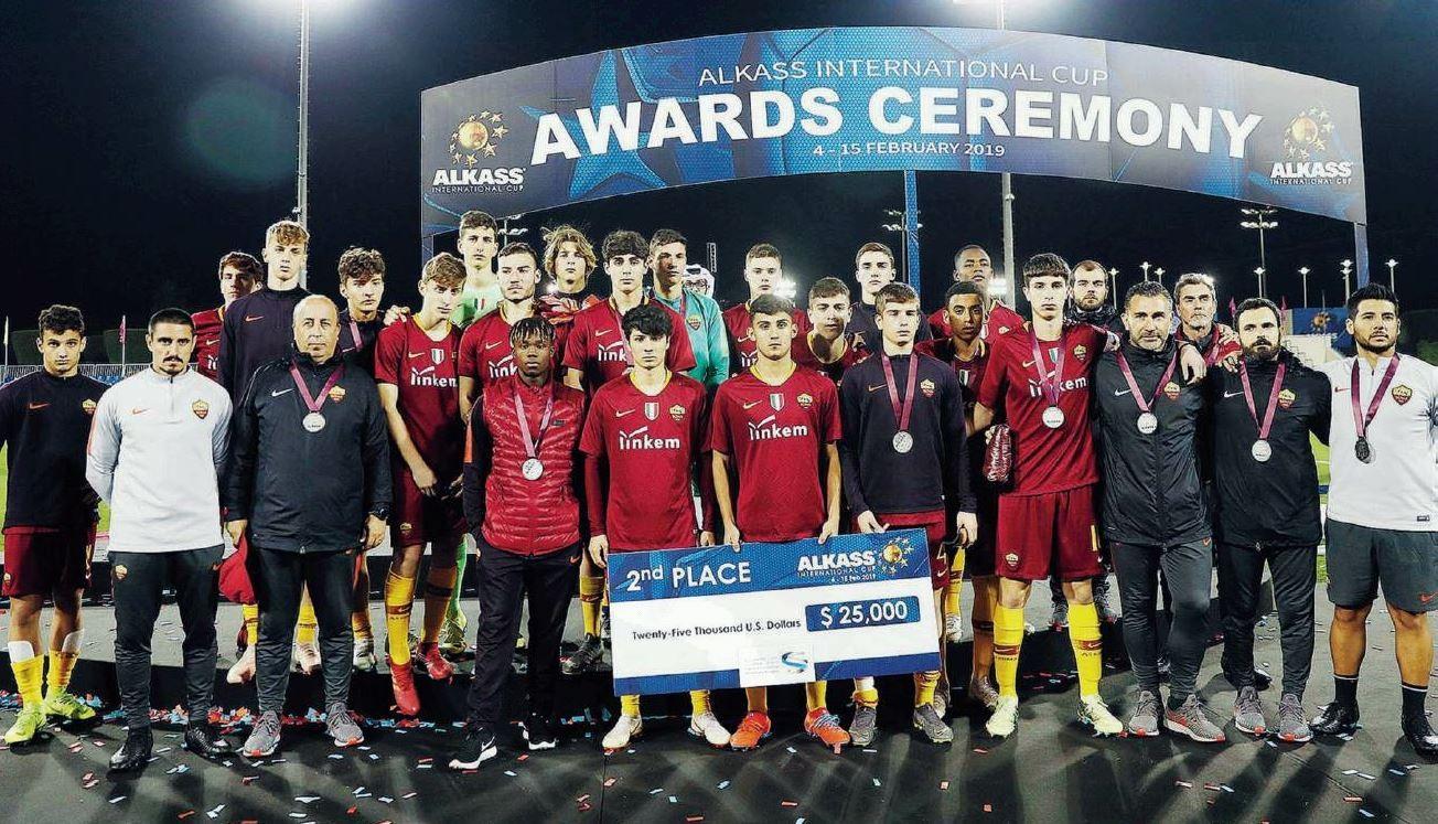 La delusione sui volti dei giocatori della Roma dopo la finale persa ai rigori contro i Glasgow Rangers, a Doha (Foto Alkass Cup)