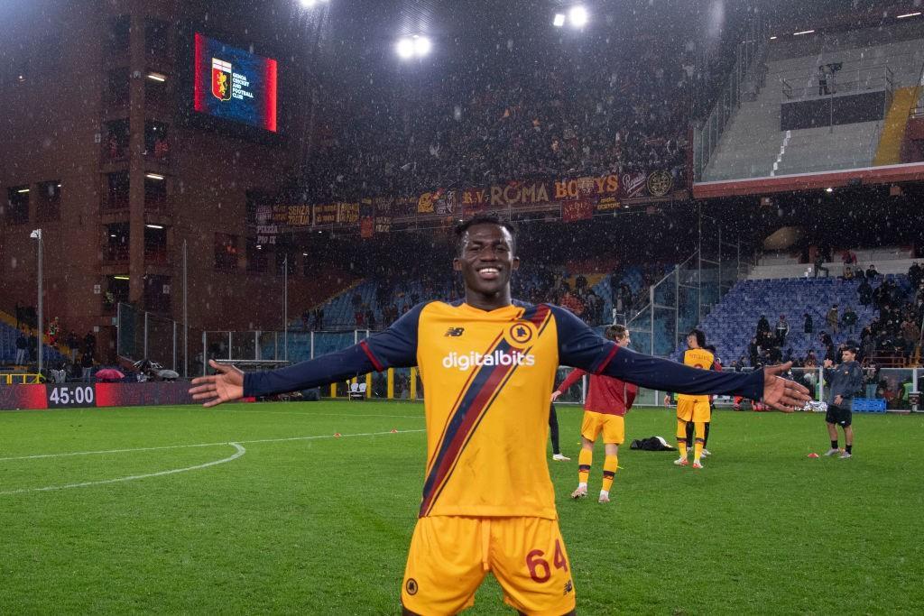 Felix Afena Gyan dopo la doppietta contro il Genoa (AS Roma via Getty Images)