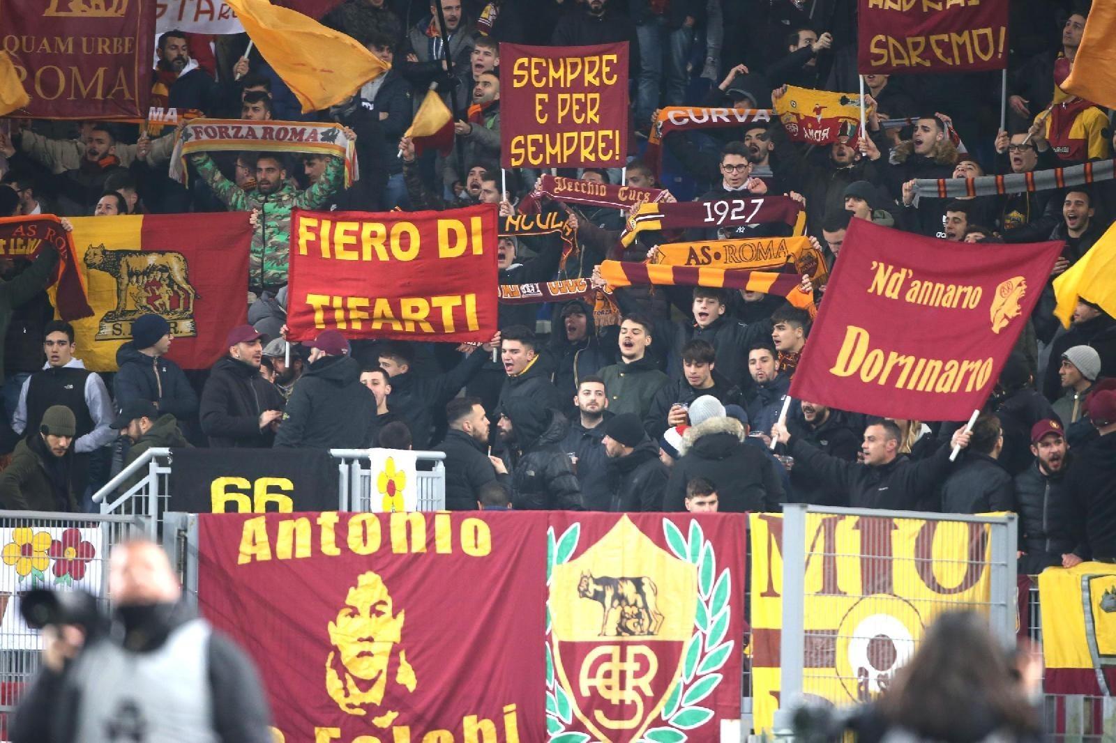 La Curva Sud, dodicesimo giallorosso da sempre, di Mancini