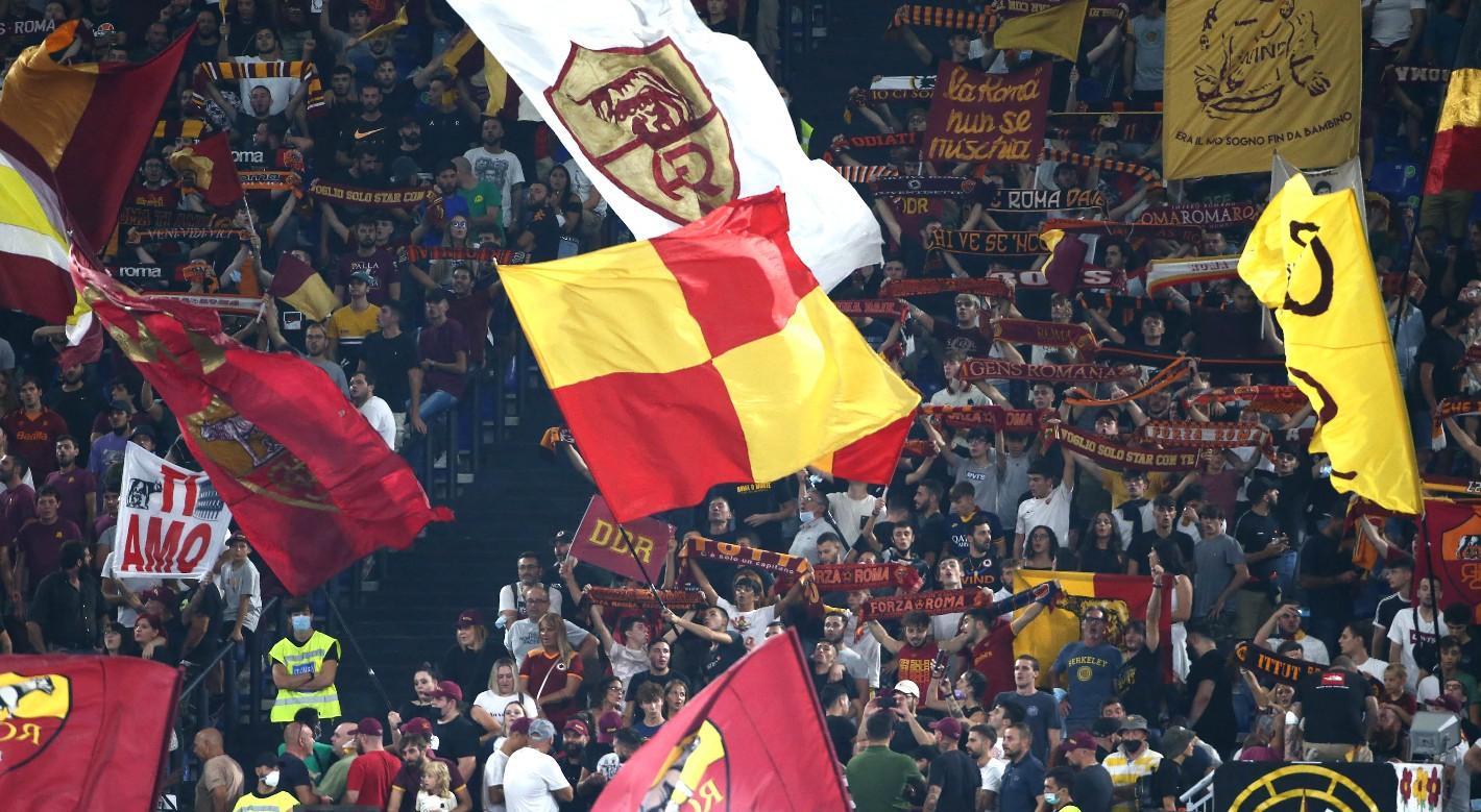 La Curva Sud romanista all'Olimpico, di Mancini