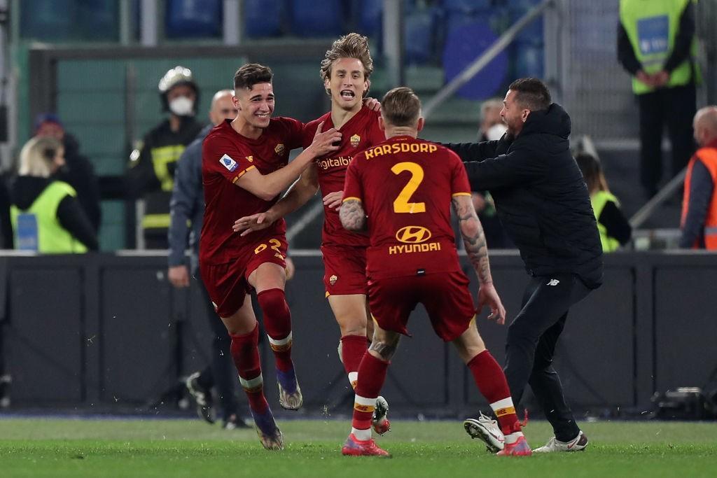 Edoardo Bove e Cristian Volpato  con la maglia della Roma (AS Roma via Getty Images)