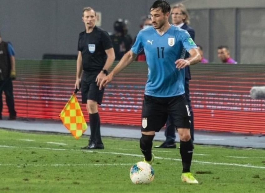 Matías Viña con la maglia dell'Uruguay (Foto dal profilo Instagram @matiasv17)