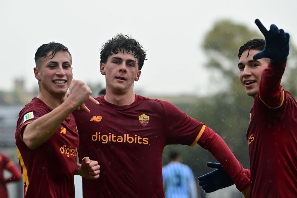 Da sinistra a destra: Cherubini, Tahirovic e Volpato (AS Roma via Getty Images)