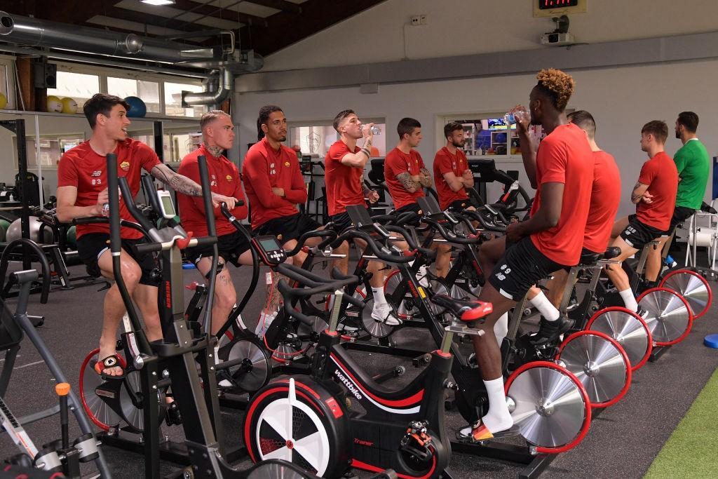 Alcuni giallorossi in palestra (As Roma via Getty Images)