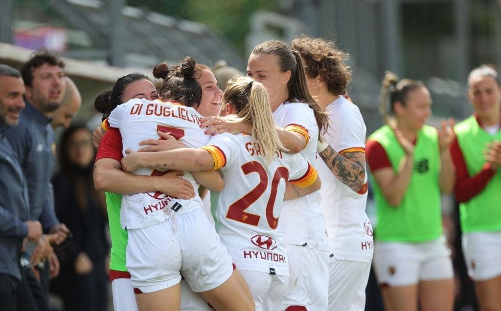 L'esultanza delle giallorosse (AS Roma via Getty Images)