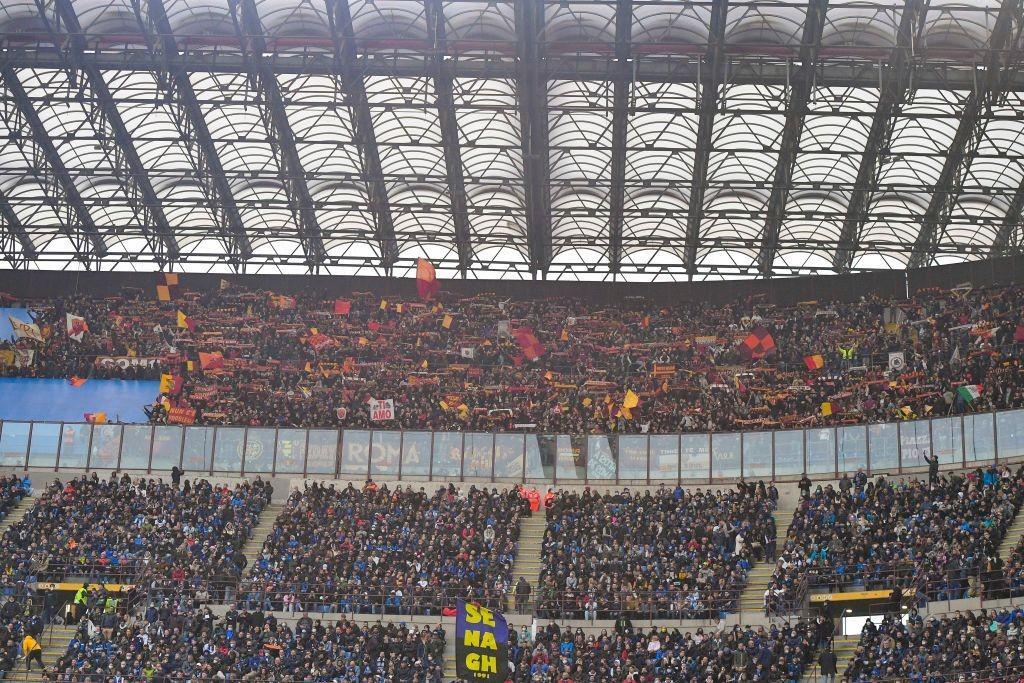 I tifosi della Roma in trasferta a San Siro (Getty Images)