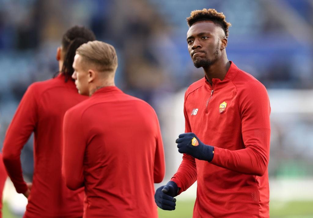 Abraham e compagni si riscaldano in vista di Leicester-Roma (Getty Images)