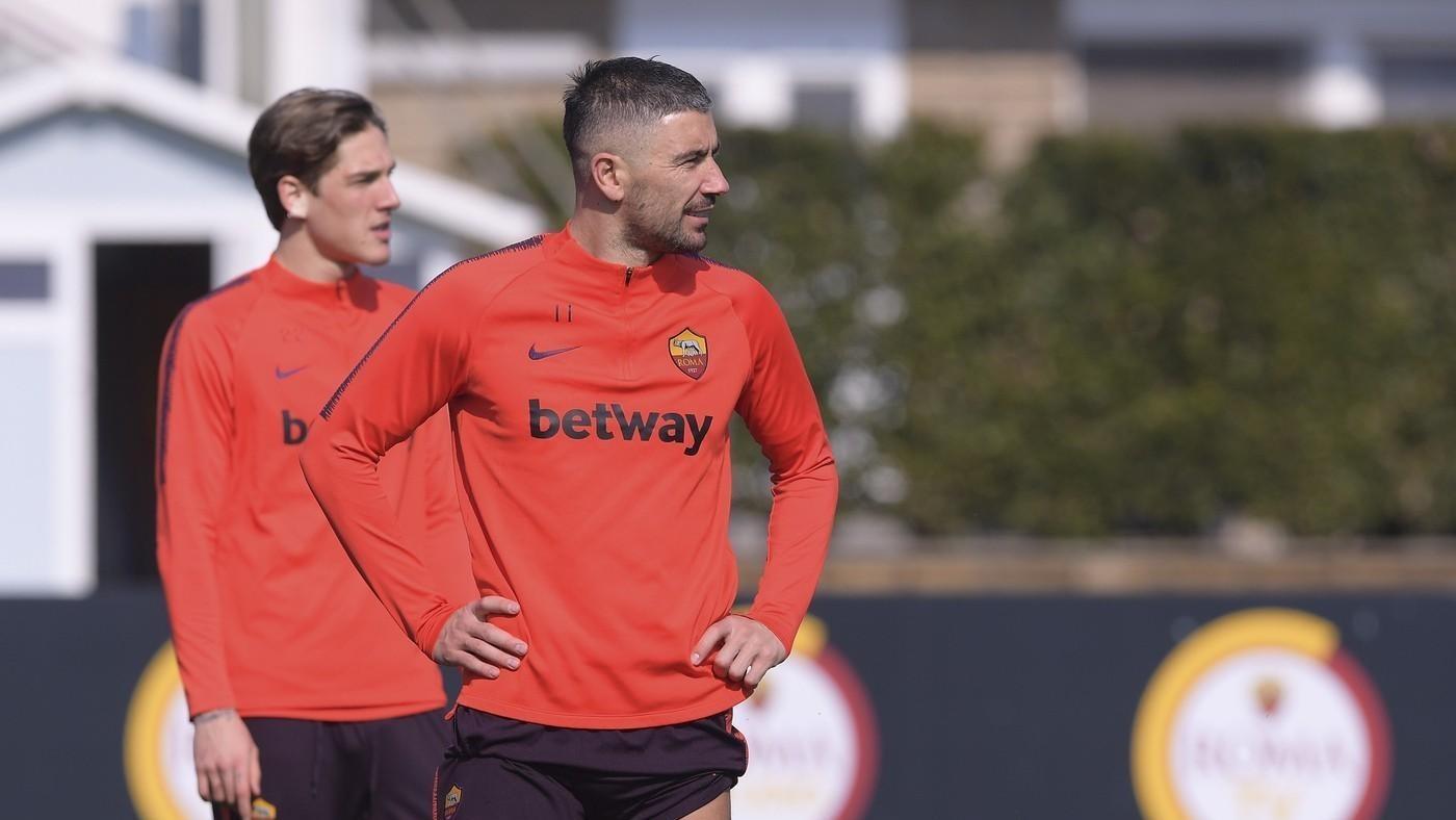 Kolarov e Zaniolo in allenamento, di LaPresse