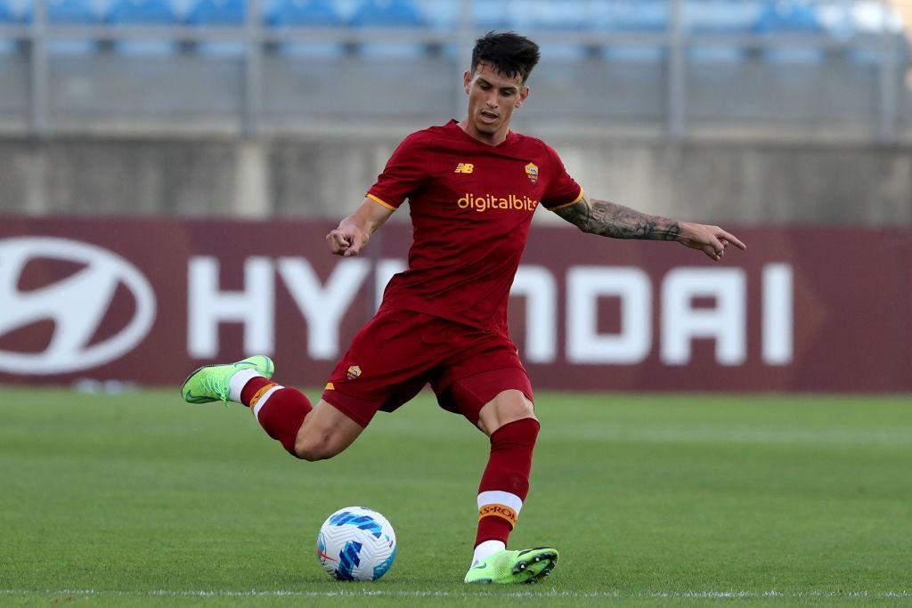 Roger Ibanez, difensore della Roma, durante una partita