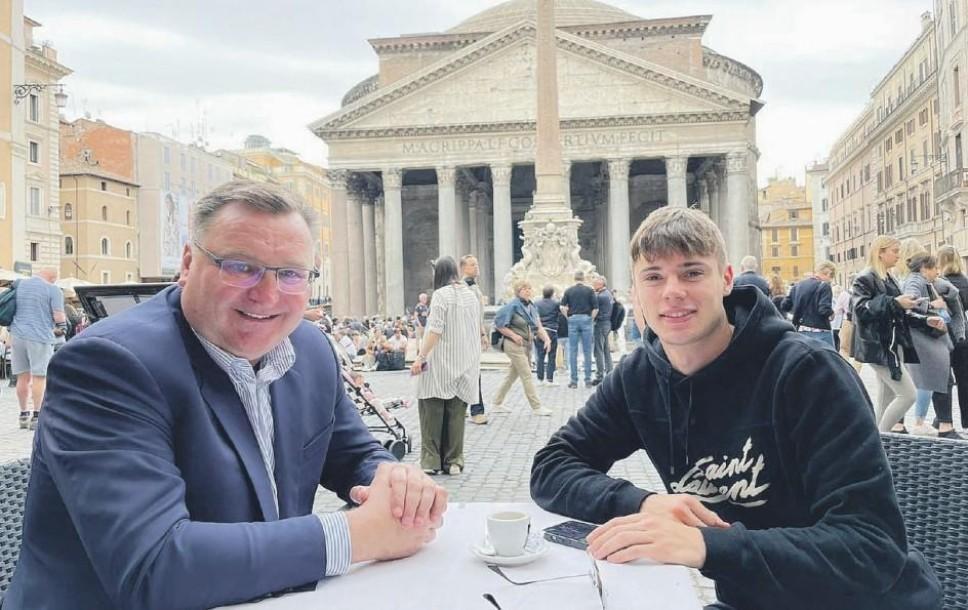 Il commissario tecnico della Polonia Czeslaw Michniewicz, venerdì al Pantheon con Zalewski