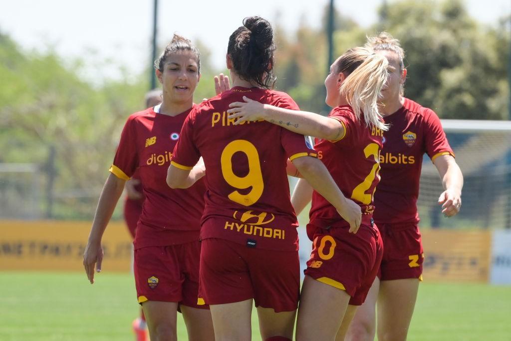 L'esultanza della Roma dopo il 2-0 di Pirone (As Roma via Getty Images)