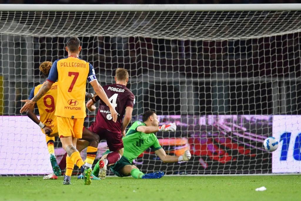 Abraham realizza il vantaggio al 33\' (AS Roma via Getty Images)