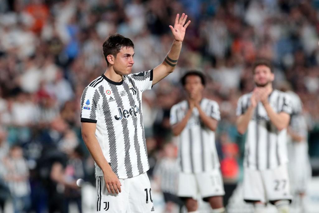 Paulo Dybala saluta i tifosi alla sua partita con la Juventus (Getty Images)