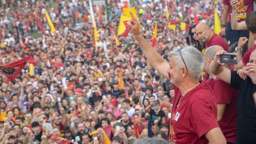 Josè Mourinho durante le celebrazioni del titolo (As Roma via Getty Images)