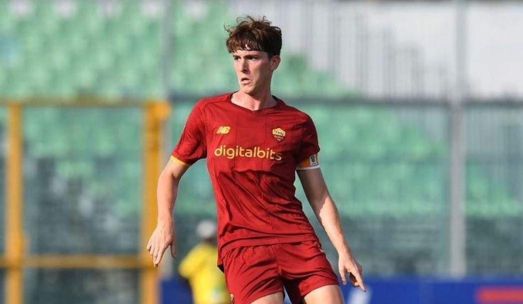 Filippo Tripi, capitano della Roma Primavera, in azione contro la Juve (As Roma via Getty Images)