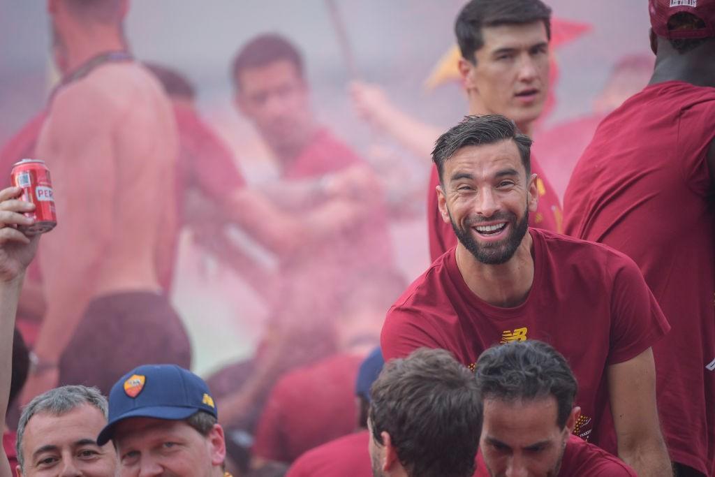 Rui Patricio esulta dopo la vittoria della Conference League (Getty Images)