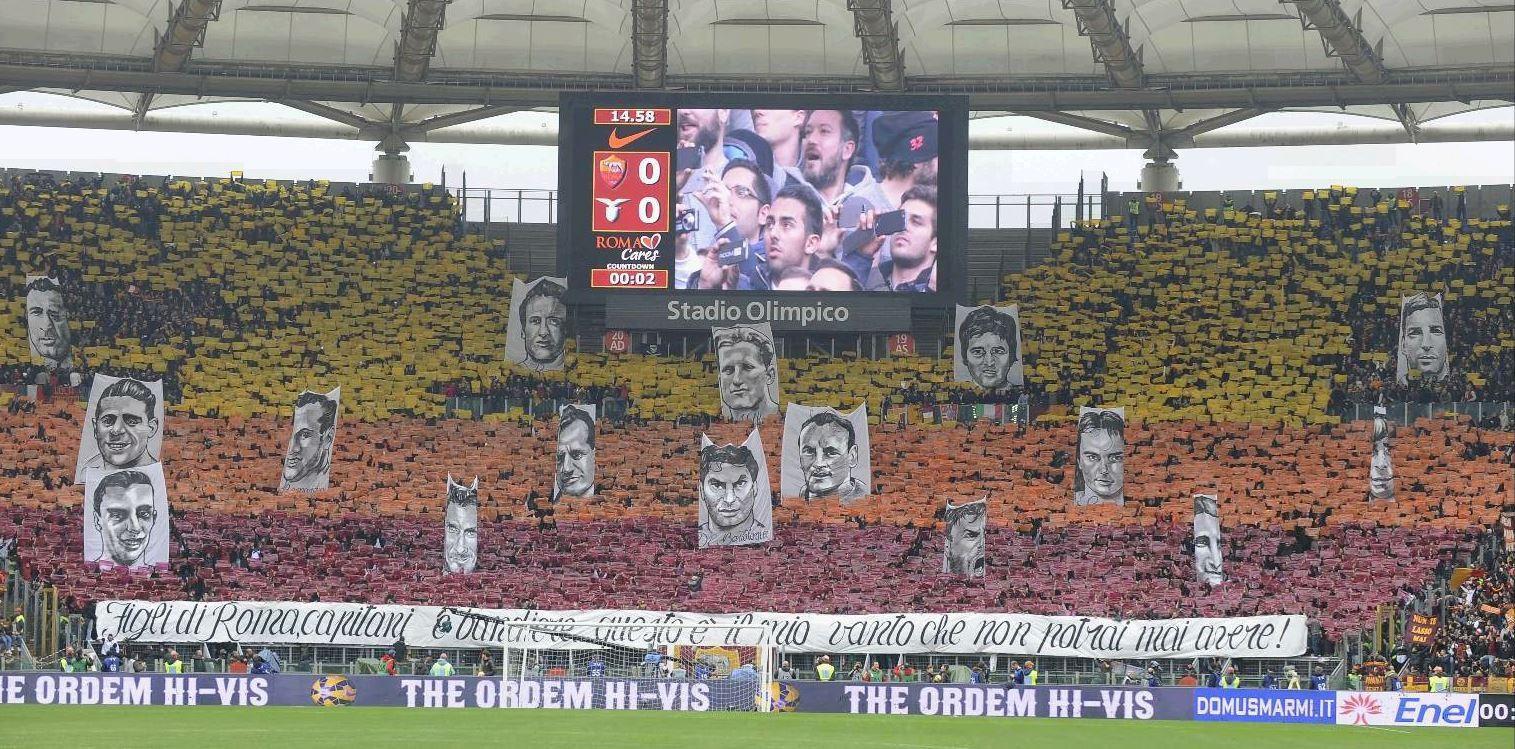 La coreografia della Curva Sud dell\'11 gennaio 2015, di LaPresse